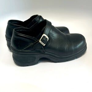 IRON AGE WOMENS SIZE 6W BLACK SHOES - iron steel toe covering in the front!